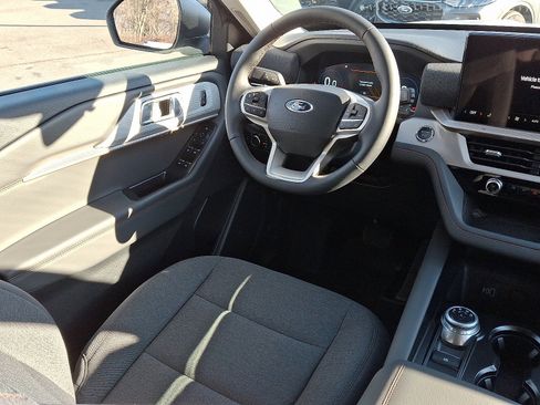 New 2026 Ford Explorer Active image 9