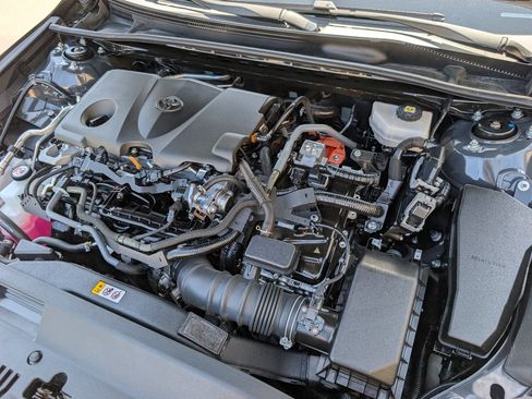 Used 2025 Toyota Camry SE FWD image 20