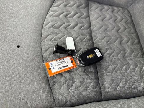 Used 2024 Chevrolet Equinox LS w/ LS Convenience Package FWD image 28