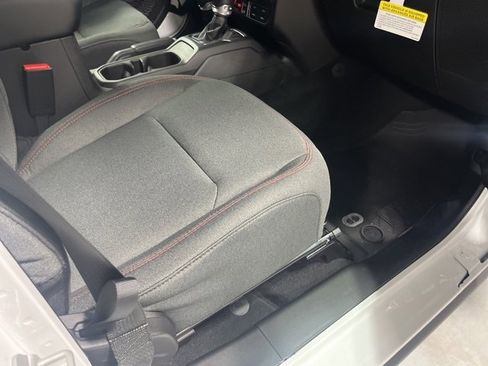 New 2025 Jeep Gladiator Rubicon w/ Convenience Group image 19