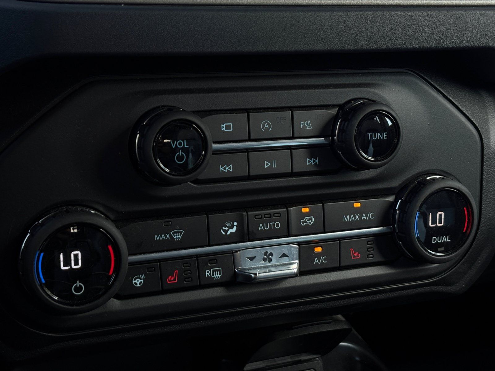 Used 2025 Ford Bronco Outer Banks AWD/4WD image 18