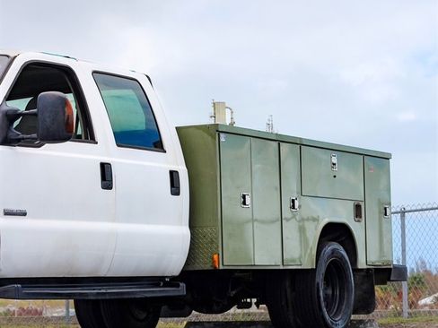 Used 2006 Ford F450 XLT image 5