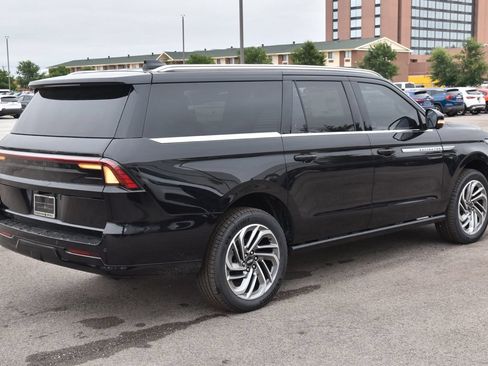 New 2026 Lincoln Navigator L Reserve AWD/4WD image 6