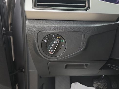 Used 2023 Volkswagen Atlas SE w/ Panoramic Sunroof Package FWD image 35