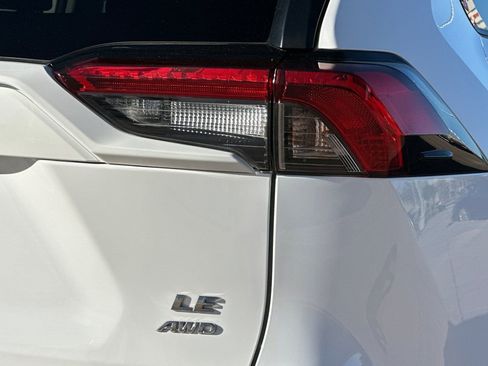 Used 2024 Toyota RAV4 LE AWD/4WD image 32