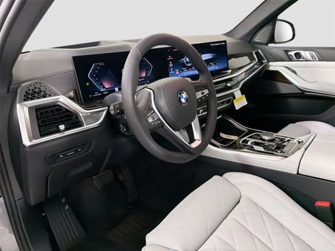 New 2026 BMW X5 xDrive40i w/ Climate Comfort Package image 9