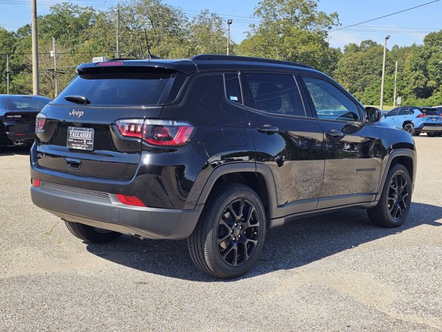 Used 2026 Jeep Compass Latitude w/ Quick Order Package 29K AWD/4WD image 8