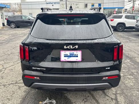 Used 2023 Kia Sorento S AWD/4WD image 7