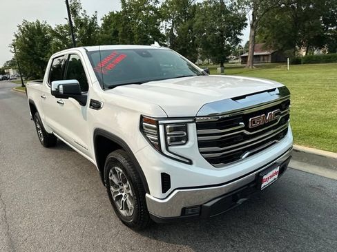 Used 2025 GMC Sierra 1500 SLT AWD/4WD image 23