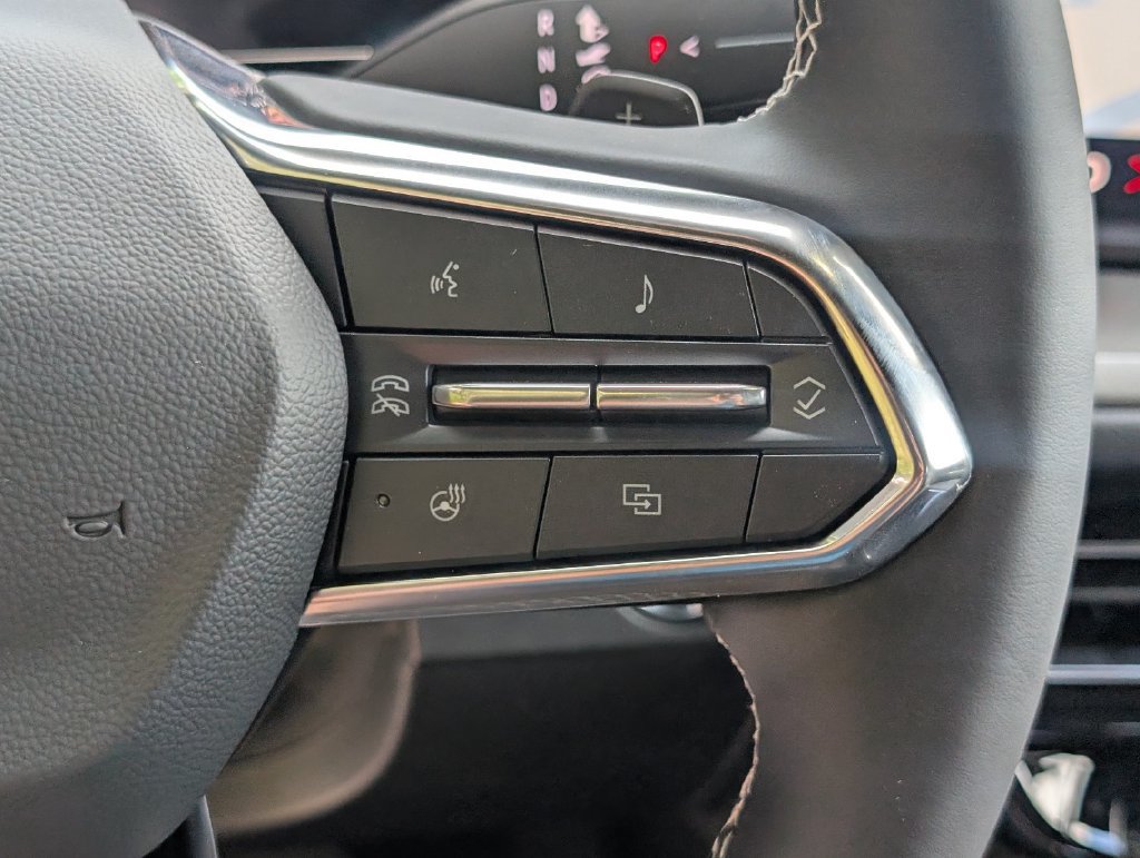 New 2027 Chevrolet Traverse LT FWD image 25