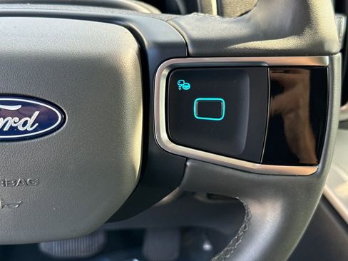 Used 2025 Ford Expedition Active image 16