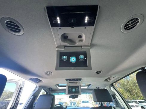 Used 2018 Chevrolet Suburban Premier image 26