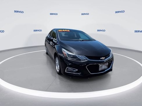 Used 2017 Chevrolet Cruze LT w/ Convenience Package FWD image 2