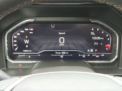 Certified 2025 GMC Sierra 1500 AT4 w/ AT4 Premium Package AWD/4WD image 17
