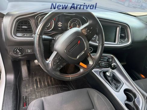 Used 2016 Dodge Challenger R/T RWD image 11