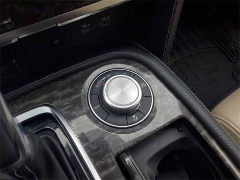 Used 2021 Nissan Armada Platinum w/ Captain's Chairs Package image 27