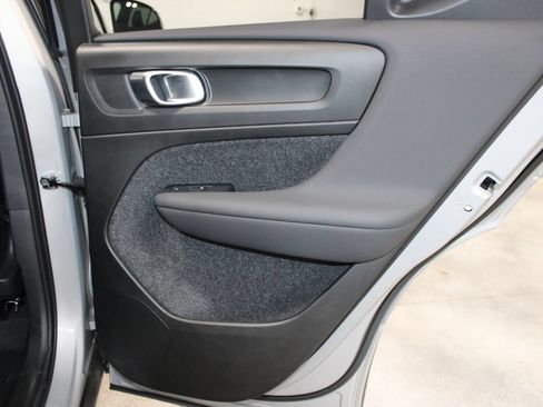 Used 2024 Volvo XC40 B5 Plus w/ Protection Package Premier AWD/4WD image 28