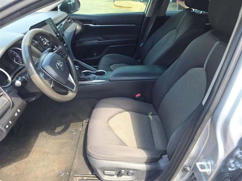 Used 2022 Toyota Camry LE w/ Convenience Package FWD image 5