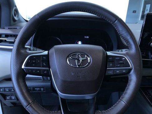 Certified 2021 Toyota Sienna Platinum AWD/4WD image 27