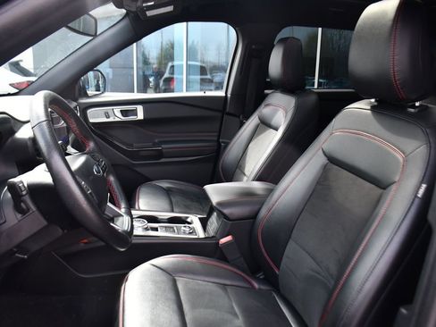 Used 2023 Ford Explorer ST-Line AWD/4WD image 13