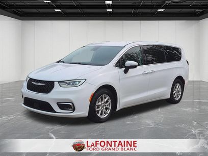 Used 2023 Chrysler Pacifica Touring-L