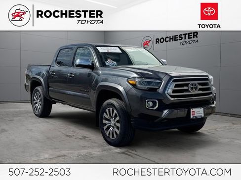 Certified 2022 Toyota Tacoma Limited AWD/4WD image 1