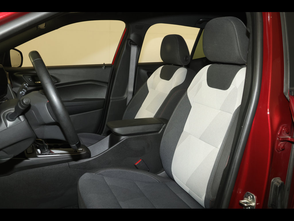 Used 2024 Chevrolet Trax RS w/ Driver Confidence Package FWD image 20