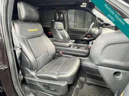Used 2025 Ford Expedition Tremor AWD/4WD image 8