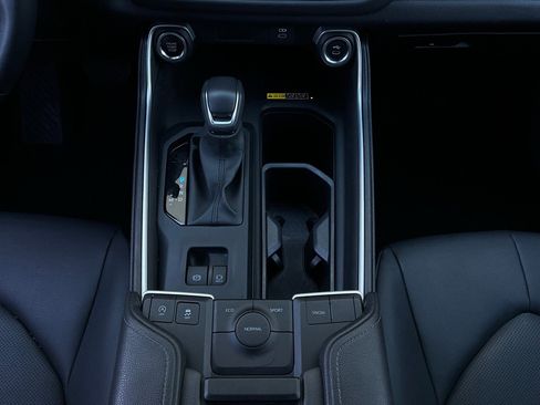 Used 2025 Toyota Grand Highlander FWD image 16