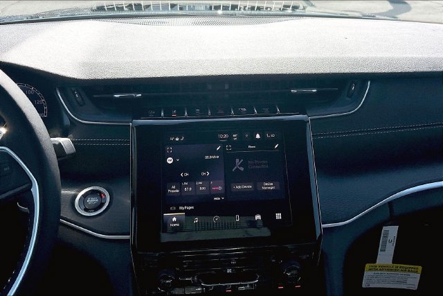 New 2026 Jeep Grand Cherokee 4WD image 7