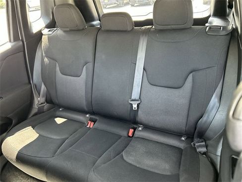 Certified 2020 Jeep Renegade Sport w/ Sport Appearance Group image 23