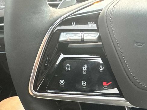 Certified 2026 Cadillac Escalade ESV V AWD/4WD image 33