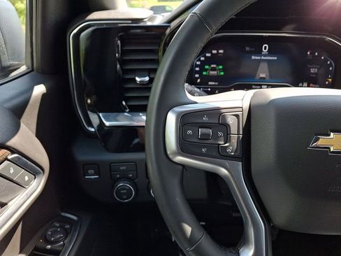 Used 2025 Chevrolet Silverado 1500 LT AWD/4WD image 20