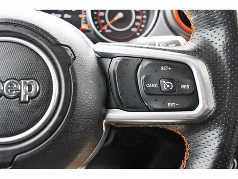 Used 2023 Jeep Gladiator Mojave w/ Cold Weather Group image 23