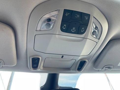 Used 2024 Chrysler Pacifica Limited AWD/4WD image 20
