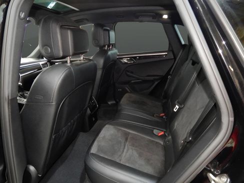 Used 2018 Porsche Macan Sport Edition image 29