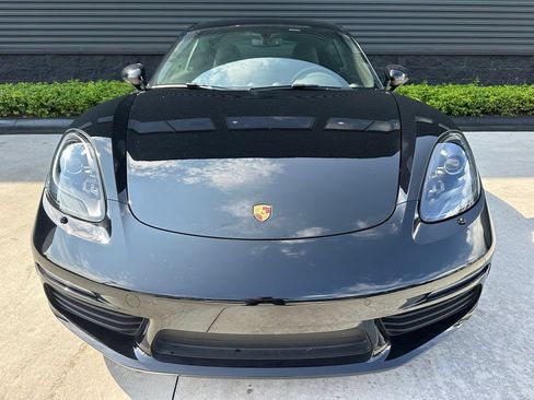 Certified 2025 Porsche 718 Cayman RWD image 8