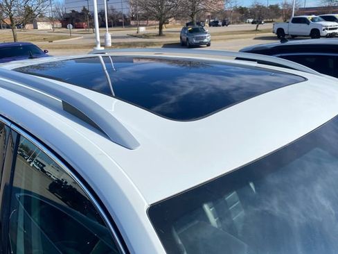 Used 2022 Volkswagen Atlas SEL Premium image 10