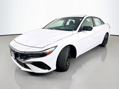 New 2026 Hyundai Elantra SEL Sport Premium FWD image 3