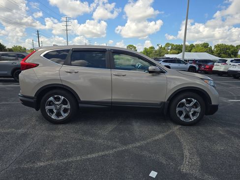 Used 2017 Honda CR-V EX image 3