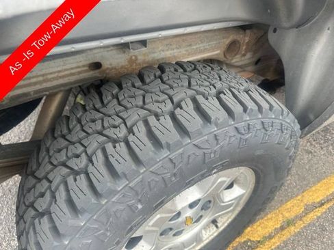 Used 2008 Chevrolet Silverado 1500 LT w/ Towing Package AWD/4WD image 12