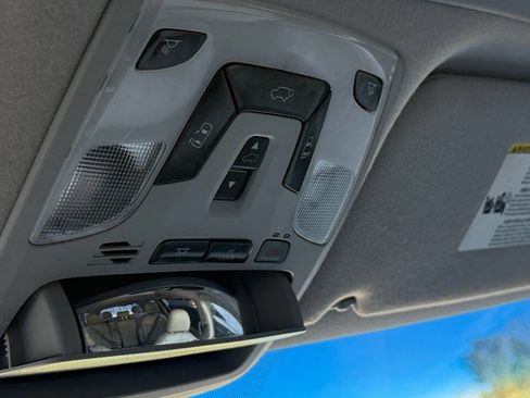 Used 2012 Toyota Sienna XLE w/ Premium Pkg FWD image 28