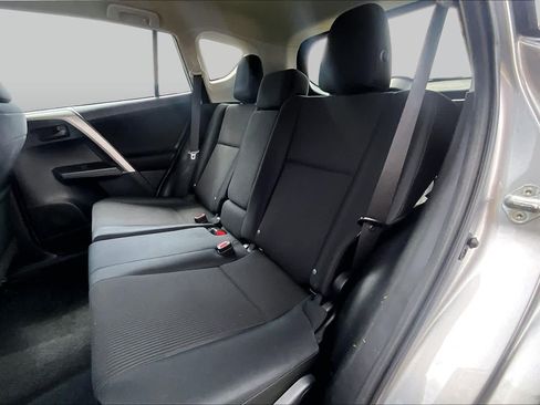 Used 2017 Toyota RAV4 LE FWD image 20