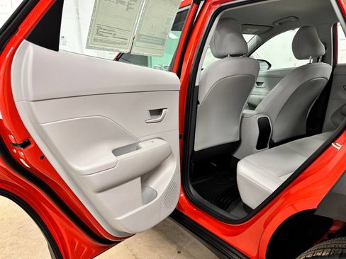 Certified 2024 Hyundai Kona SE AWD/4WD image 18