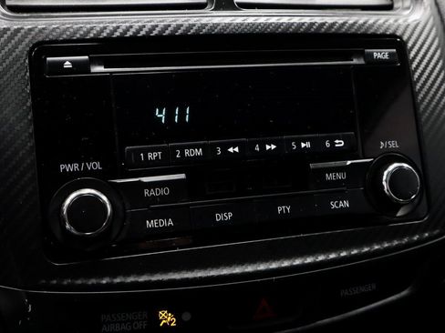 Used 2015 Mitsubishi Outlander Sport SE image 2