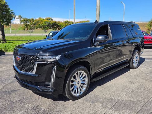 Used 2023 Cadillac Escalade ESV Premium Luxury AWD/4WD image 16