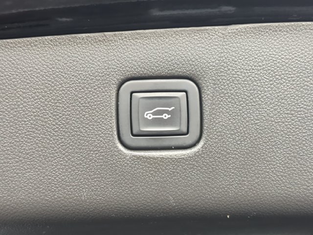 Used 2022 Chevrolet Blazer Premier FWD image 13