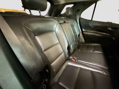 Used 2018 Chevrolet Equinox Premier FWD image 28