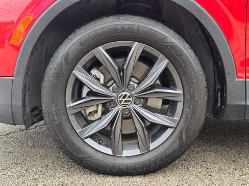 Used 2022 Volkswagen Tiguan SE FWD image 31