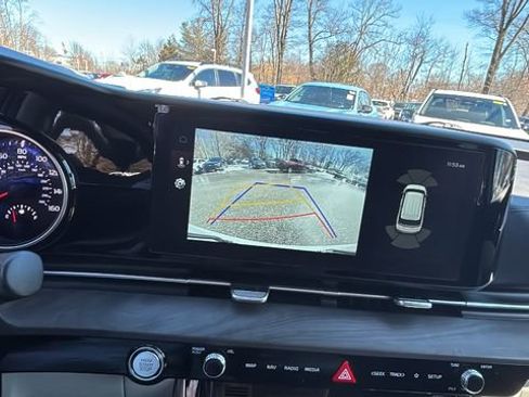 Used 2024 Kia Carnival EX image 26